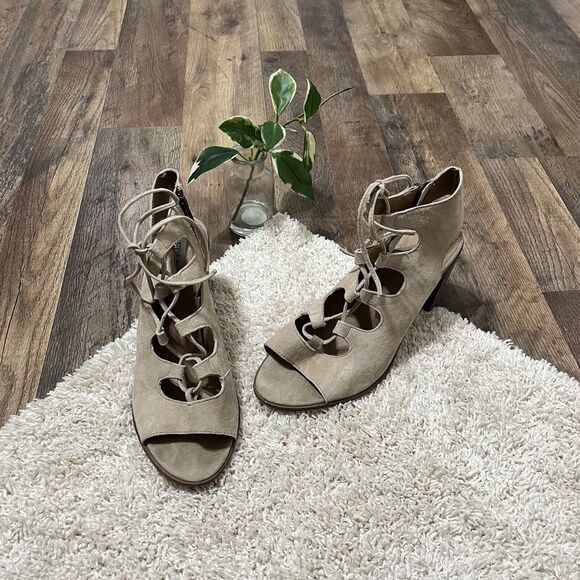 Steve Madden Size 10 B Beige Suede Leather Upper Lace Up Nilunda Heels - Picture 1 of 10